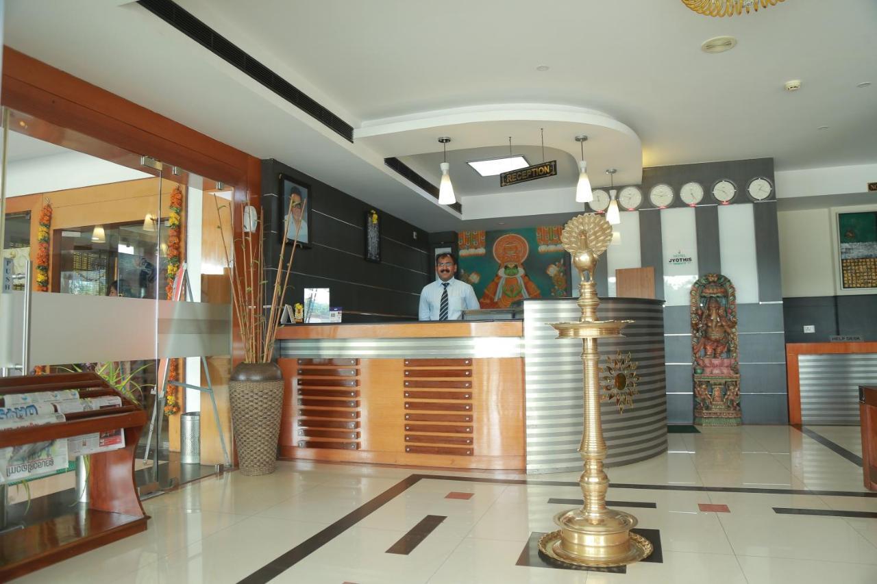 Hotel Jyothis Regency Palakkad Exterior photo